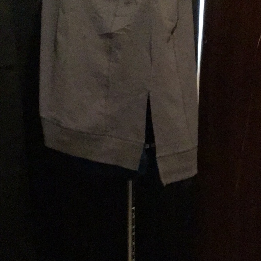 - Woman’s Wildfox Sweatshirt - Picture 5 of 7